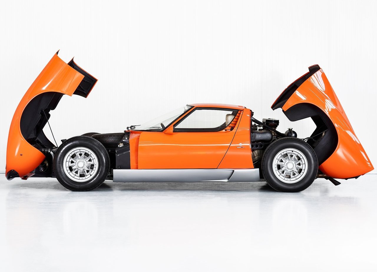 LAMBORGHINI POLO STORICO RESTAURA O MIURA P400 DO FILME ‘THE ITALIAN JOB’, foto 3