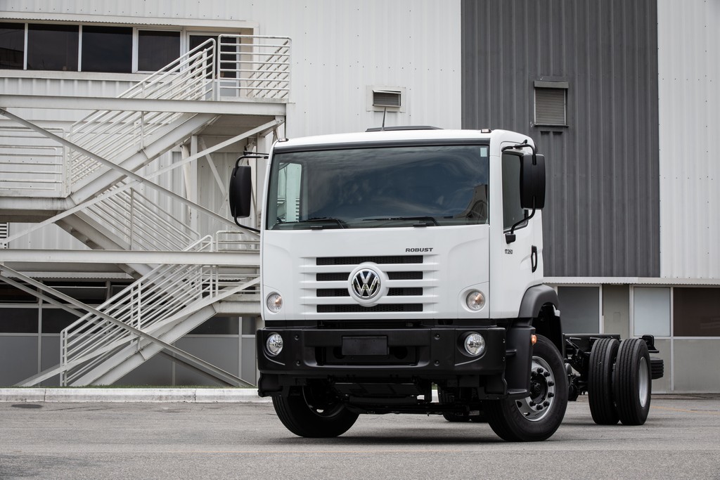 VOLKSWAGEN EXPANDE LINHA DE CAMINHÕES SEMIPESADOS, foto 2