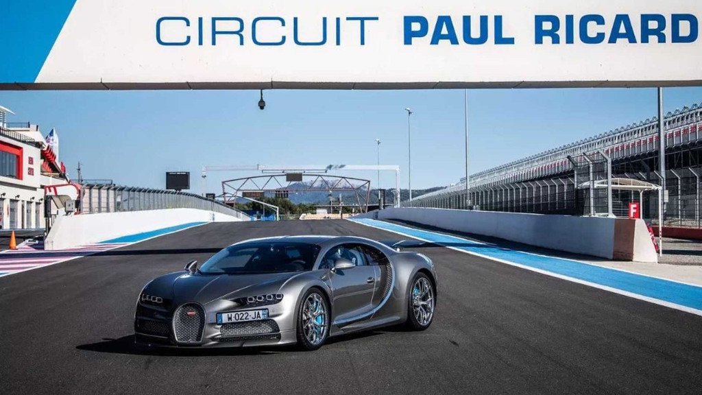 BUGATTI LEVA EXEMPLARES DOS CHIRON E CHIRON SPORT A UM EVENTO EM PAUL RICARD, foto 2