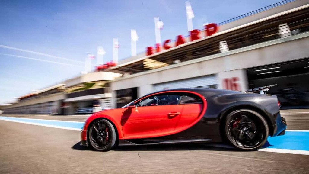 BUGATTI LEVA EXEMPLARES DOS CHIRON E CHIRON SPORT A UM EVENTO EM PAUL RICARD, foto 4