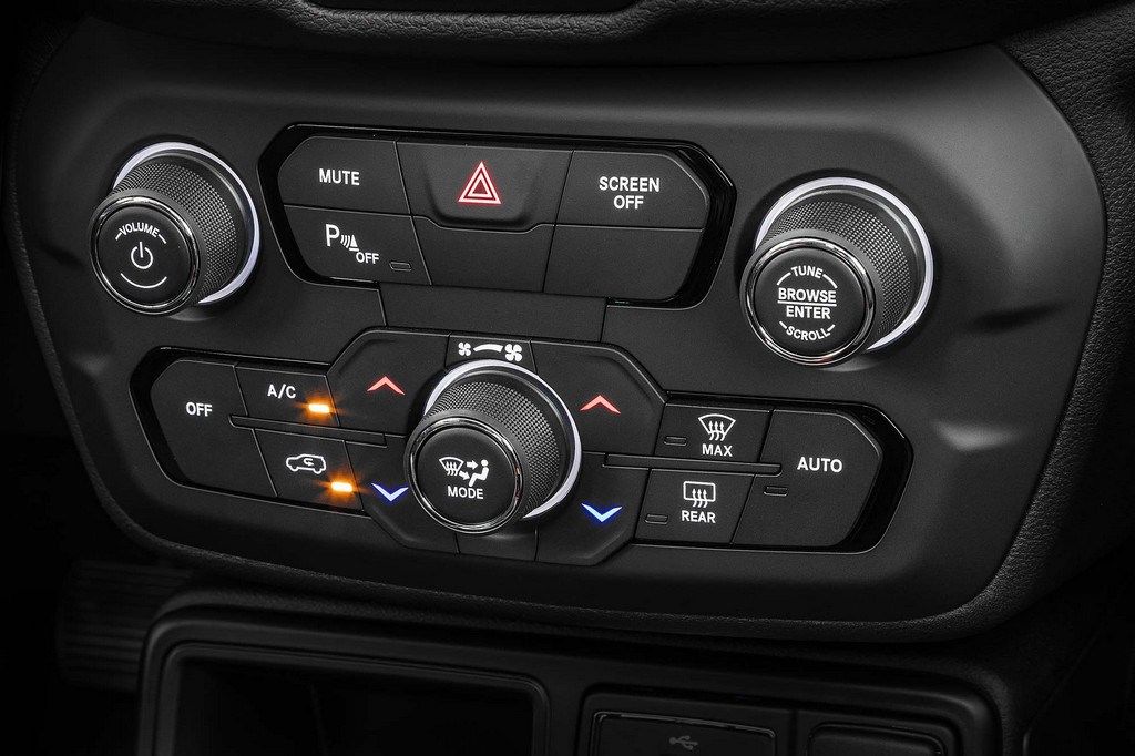 JEEP RENEGADE GANHA PACOTE NIGHT EAGLE, foto 6
