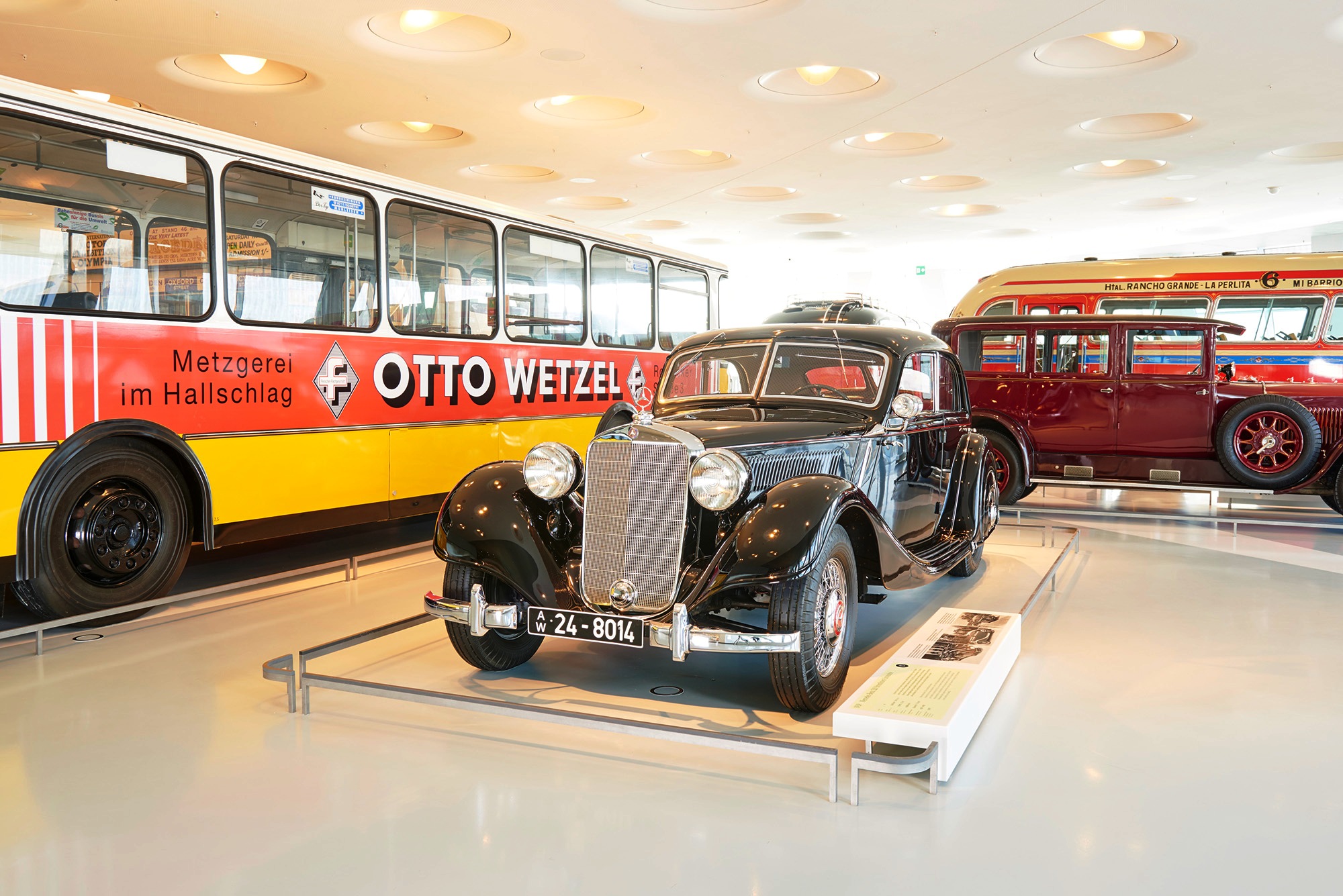 MERCEDES-BENZ MUSEUM CELEBRA 13 ANOS EM STUTTGART, foto 2