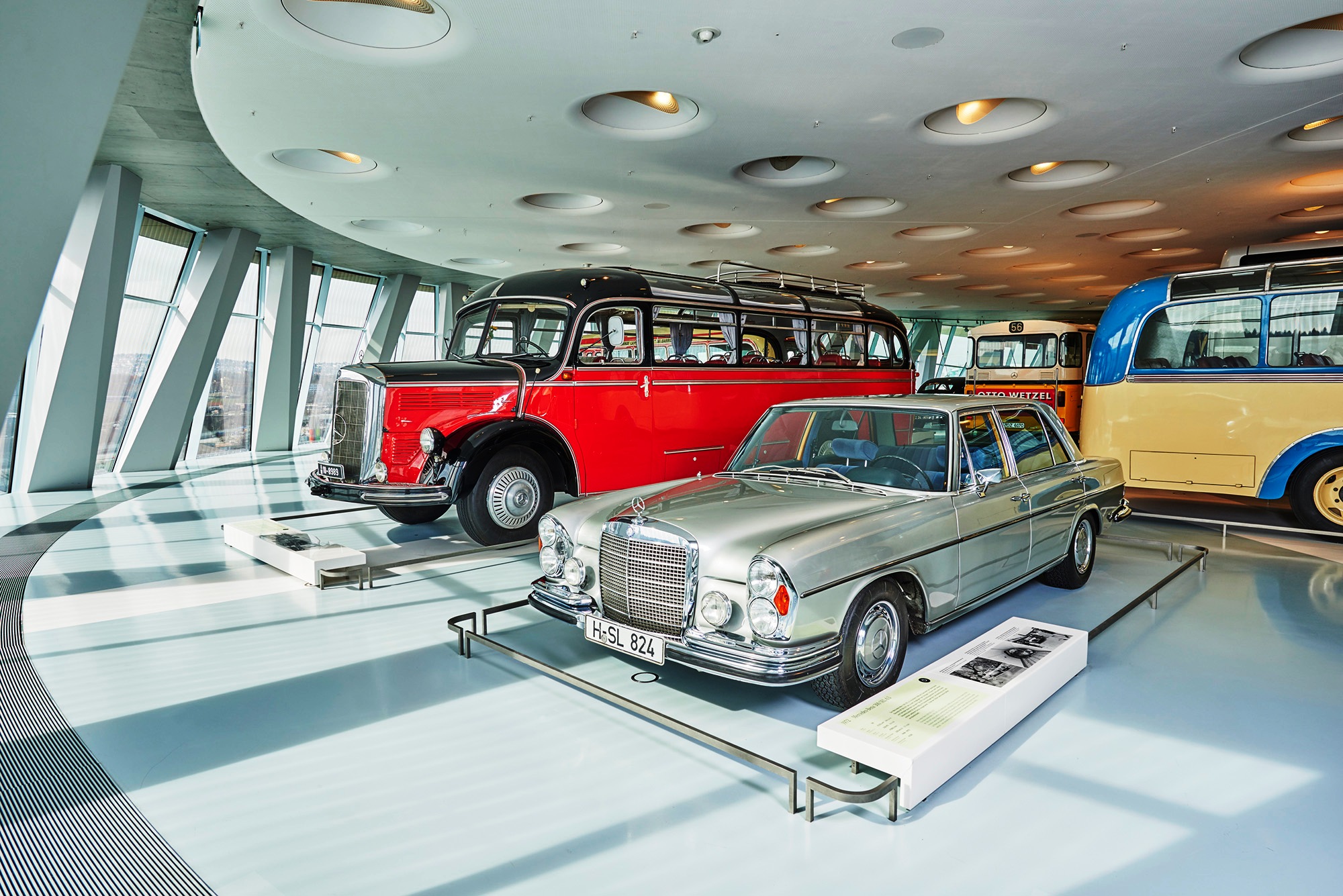 MERCEDES-BENZ MUSEUM CELEBRA 13 ANOS EM STUTTGART, foto 4