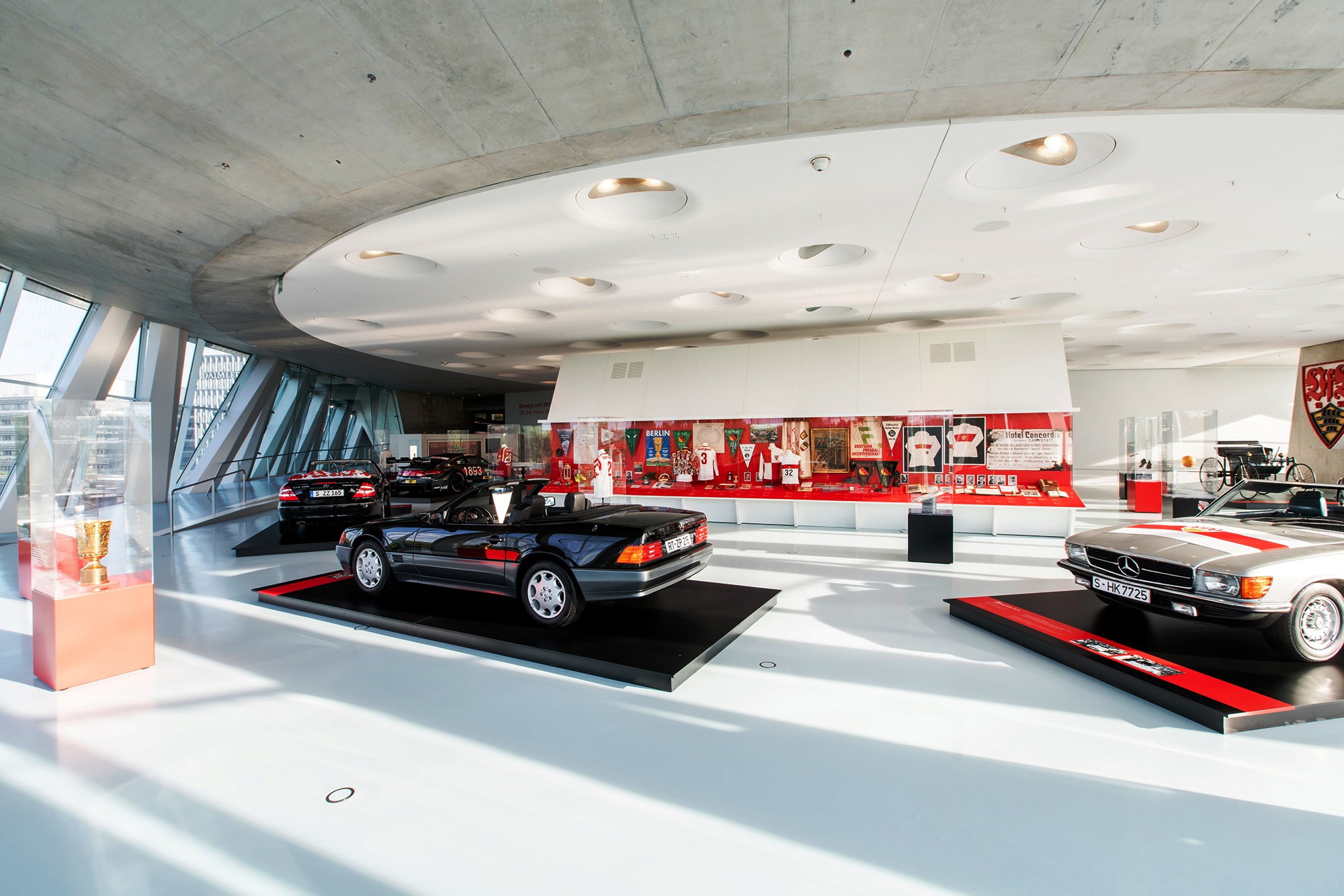 MERCEDES-BENZ MUSEUM CELEBRA 13 ANOS EM STUTTGART, foto 5