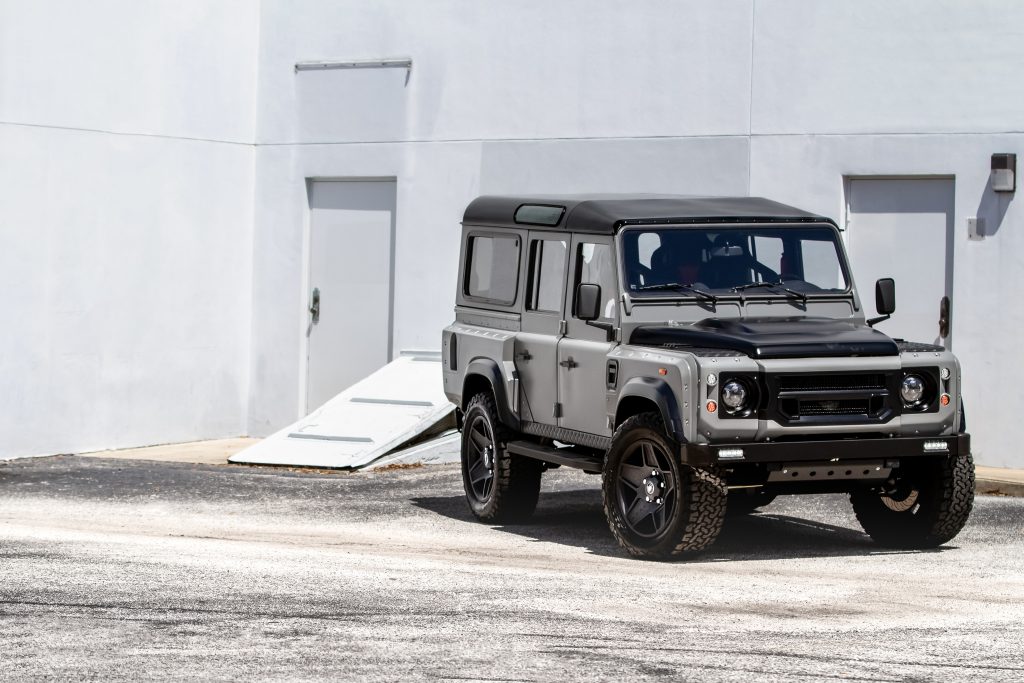LAND ROVER DEFENDER PROJECT SOHO EQUIPA UM MOTOR V8 HERDADO DO CORVETTE, foto 2