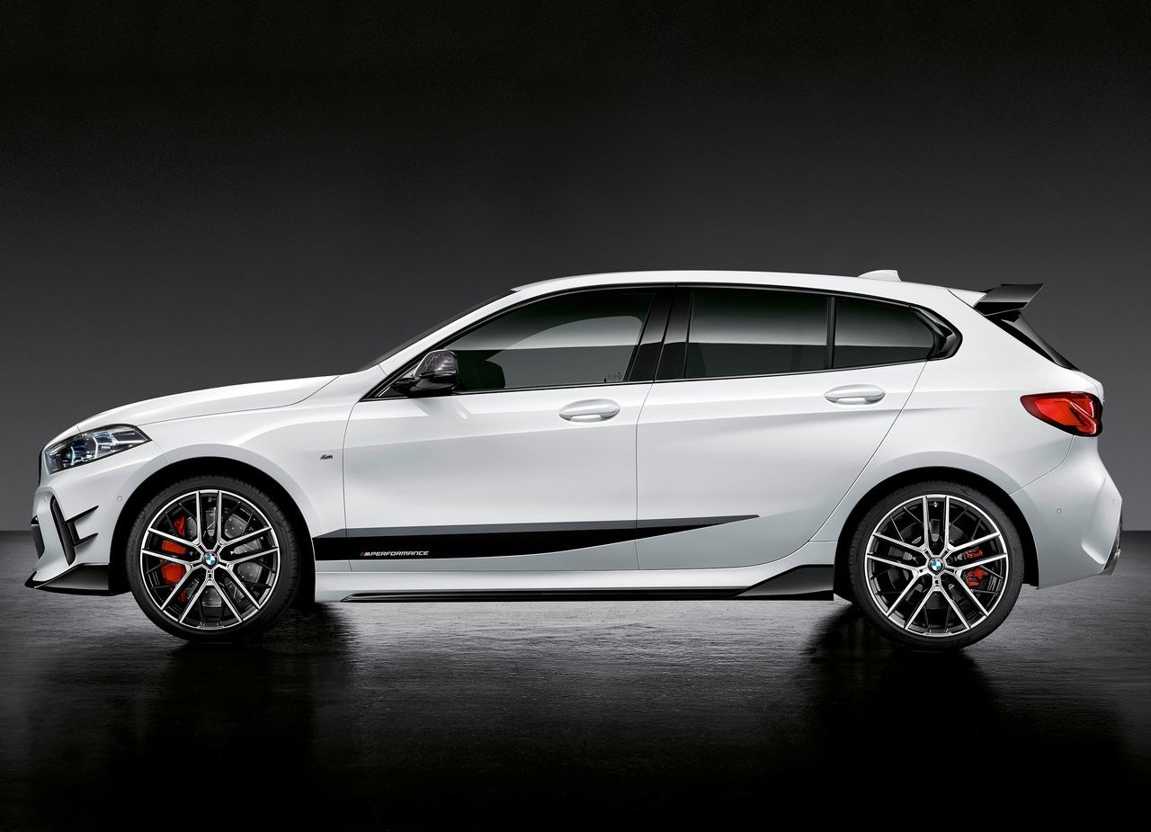 NOVO BMW SÉRIE 1 RECEBE O TRAJE ESPORTIVO M PERFORMANCE, foto 3