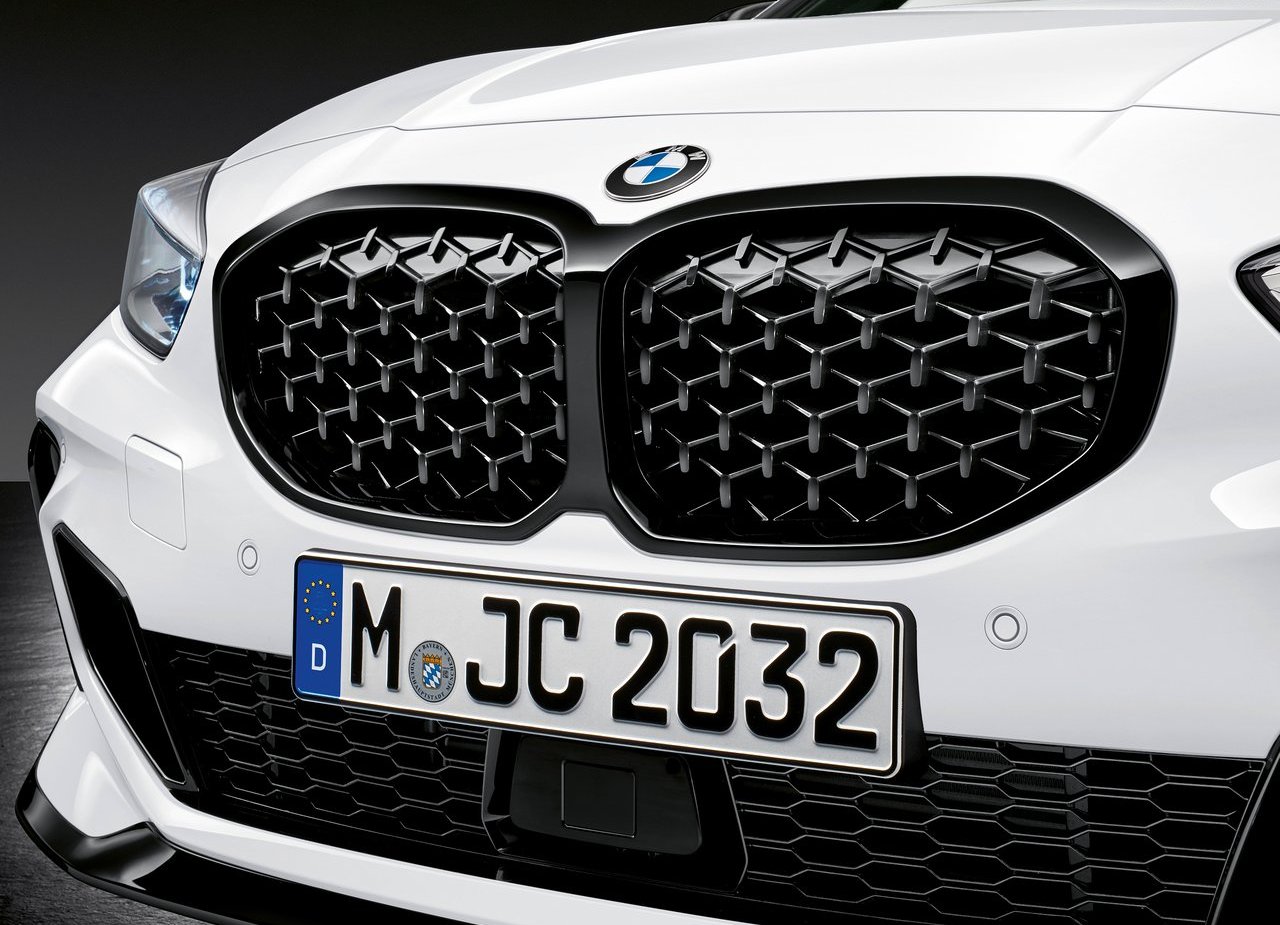 NOVO BMW SÉRIE 1 RECEBE O TRAJE ESPORTIVO M PERFORMANCE, foto 9