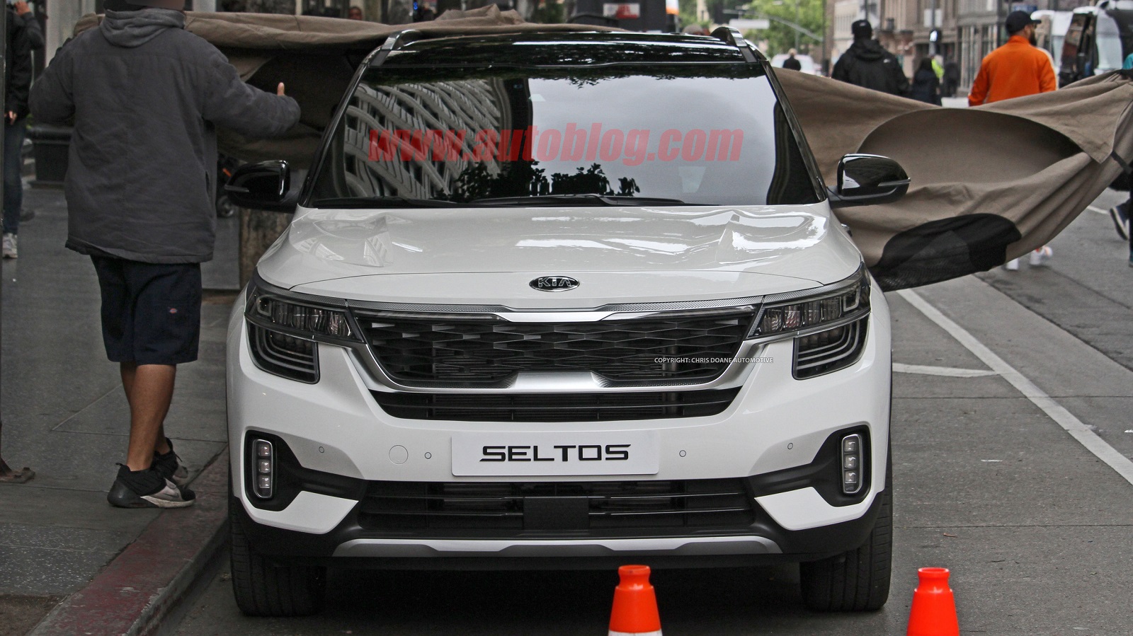 NOVO KIA SELTOS APARECE SEM CAMUFLAGEM PELA PRIMEIRA VEZ, foto 1