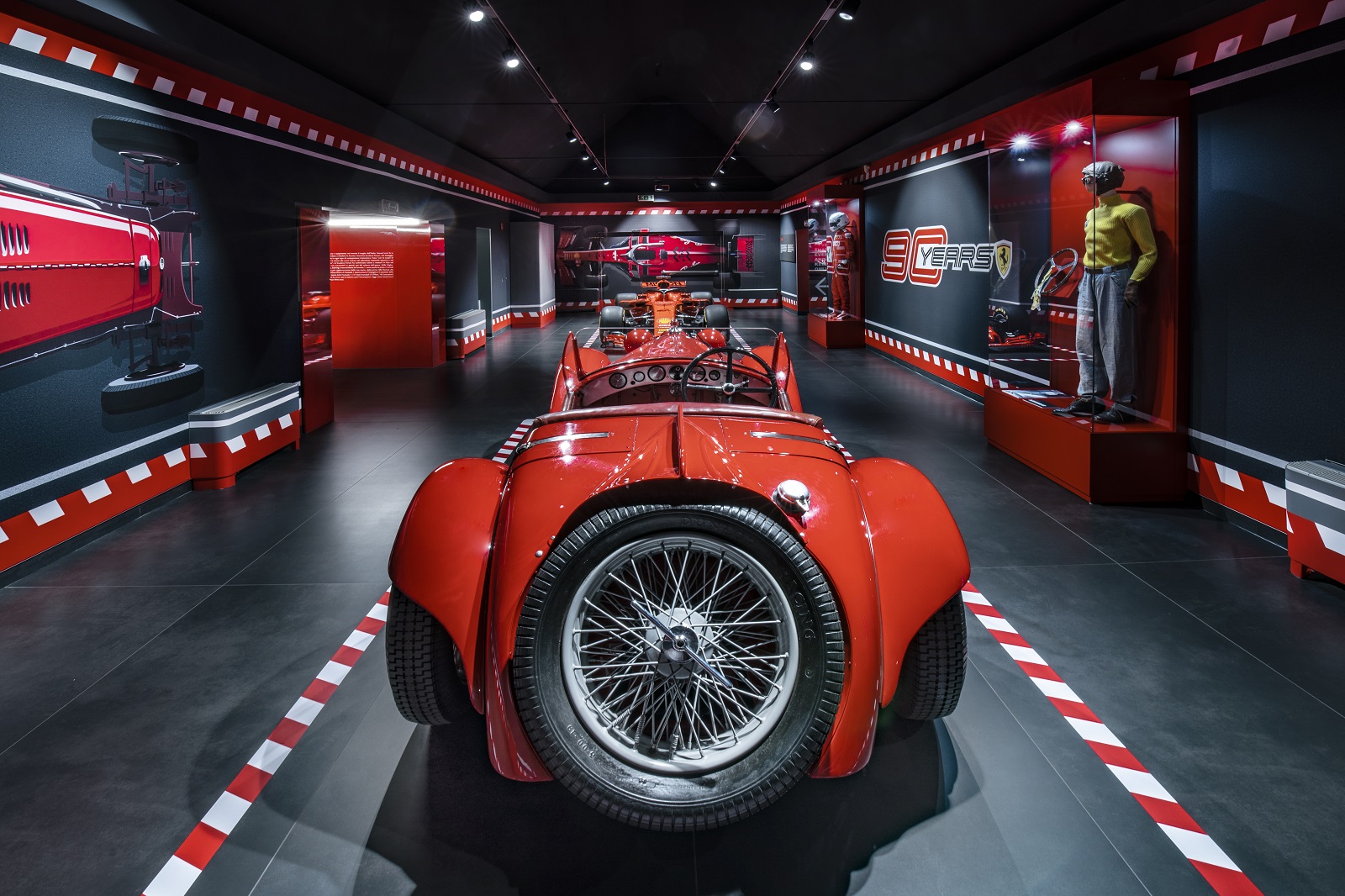 FERRARI CELEBRA OS 90 ANOS DA SCUDERIA COM UMA EXPOSIÇÃO ESPECIAL, foto 9