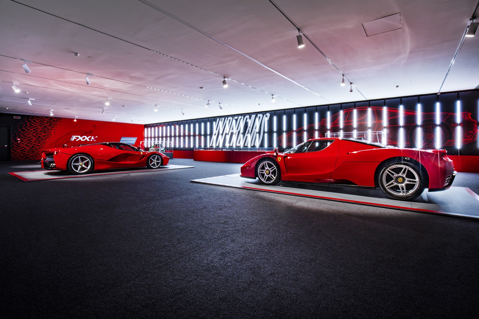 FERRARI CELEBRA OS 90 ANOS DA SCUDERIA COM UMA EXPOSIÇÃO ESPECIAL, foto 13