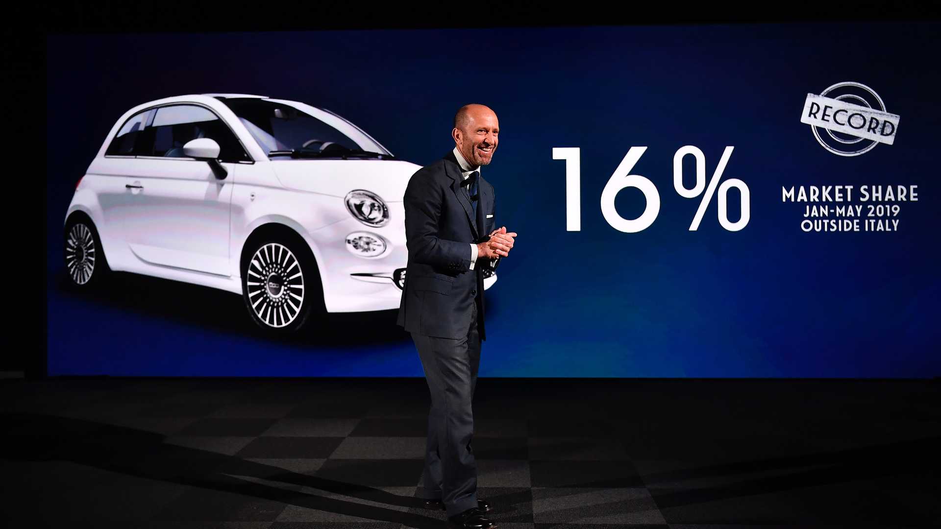 FIAT 500 ADOTA DUAS NOVAS PERSONALIDADES: STAR E ROCKSTAR, foto 2
