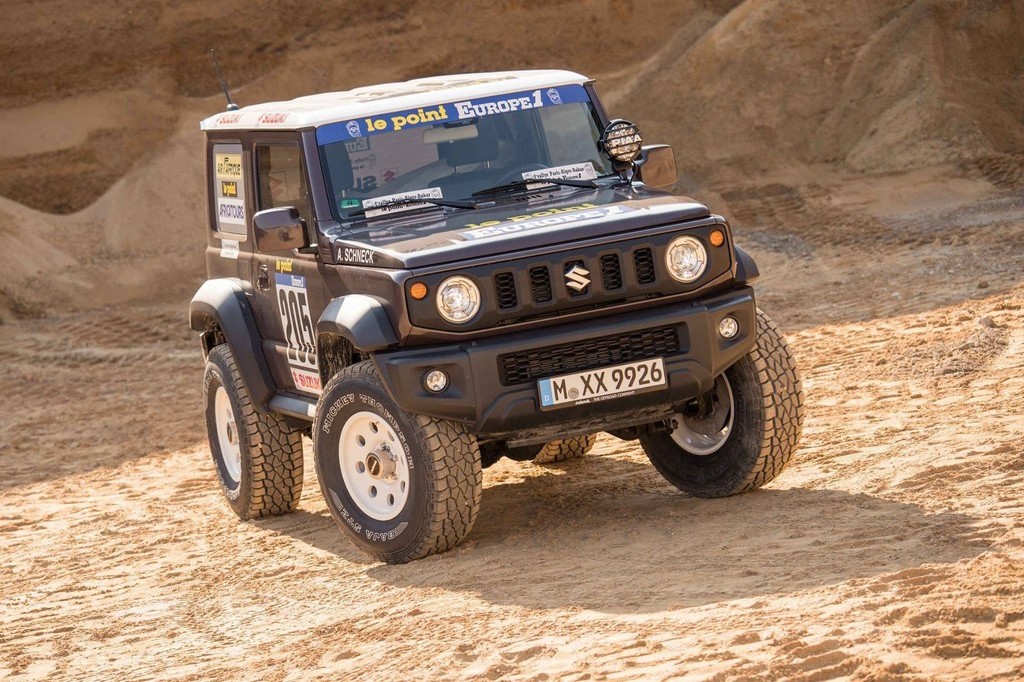 DELTA 4X4 PRESTA UM TRIBUTO AO PRIMEIRO SUZUKI JIMNY QUE COMPETIU NO PARIS-DAKAR, foto 6