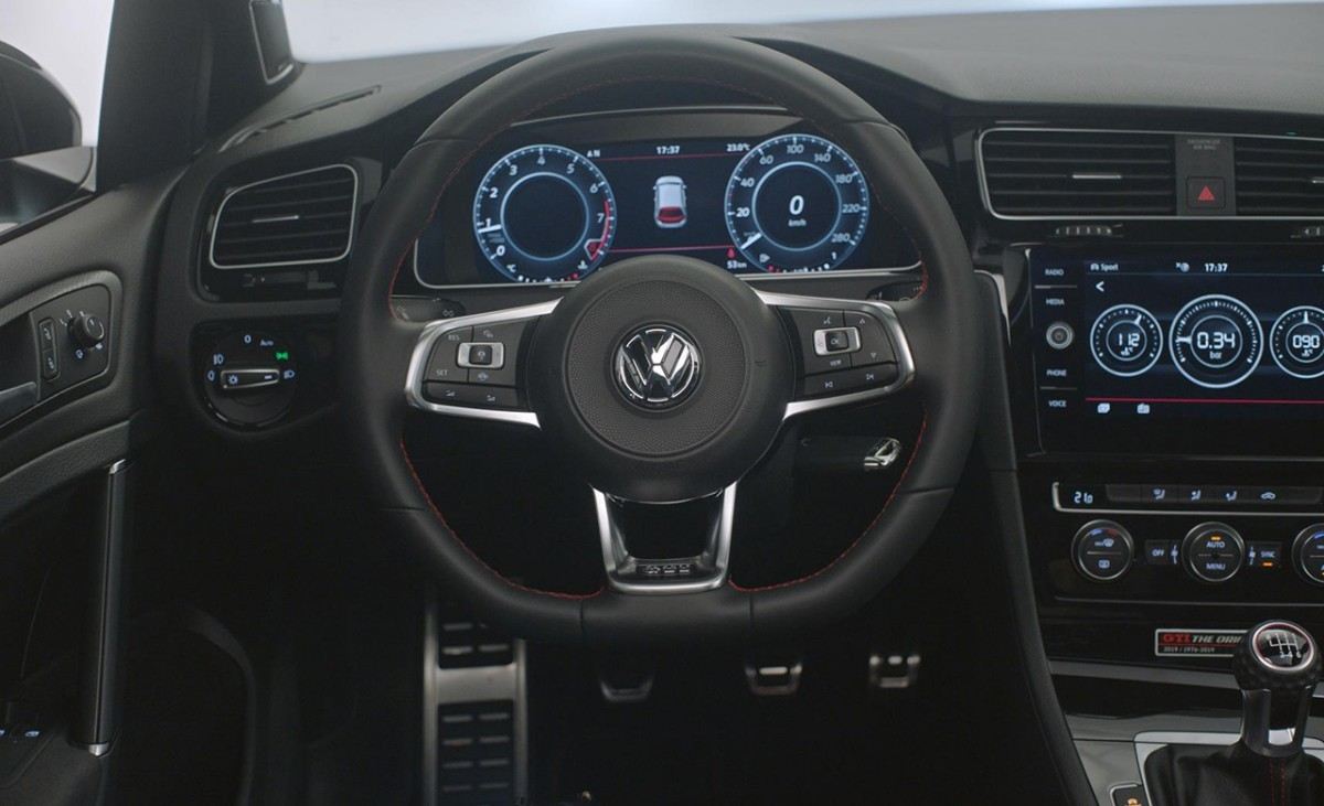VOLKSWAGEN GOLF GTI ‘THE ORIGINAL’: CELEBRANDO OS 44 ANOS EM ALTO ESTILO, EXCLUSIVO PARA A ESPANHA, foto 11