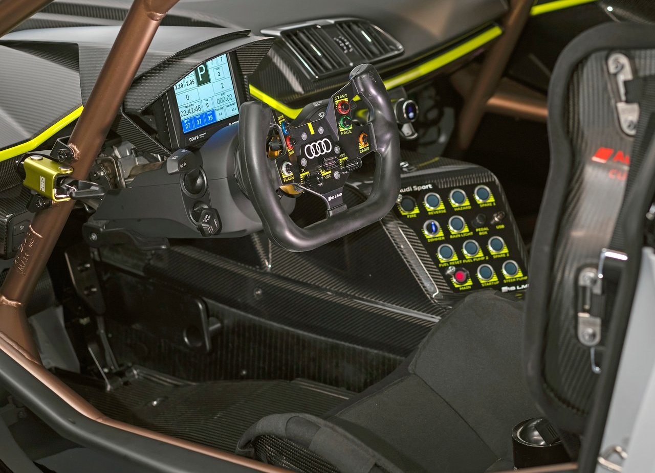 AUDI R8 LMS GT2 CHEGA PREPARADO PARA UMA NOVA CATEGORIA AUTOMOBILÍSTICA, foto 9