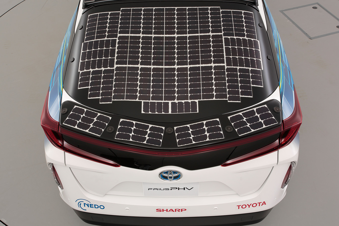 TOYOTA PRIUS QUER TORNAR-SE AINDA MAIS ECOLÓGICO COM SUA NOVA VERSÃO ALIMENTADA POR ENERGIA SOLAR, foto 5