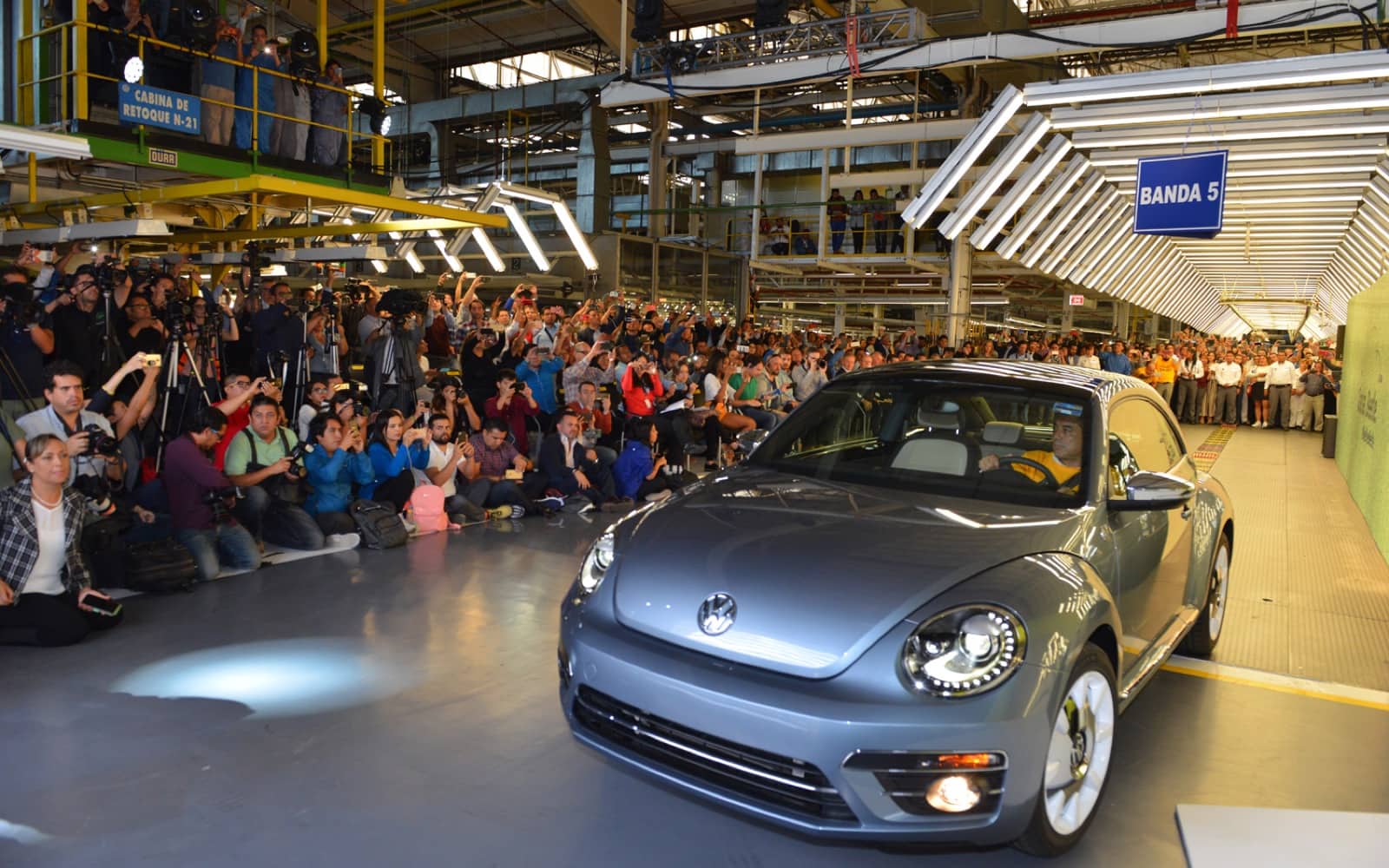O VOLKSWAGEN BEETLE DIZ ADEUS DEFINITIVAMENTE: O ÚLTIMO EXEMPLAR FOI FABRICADO NO MÉXICO, foto 2