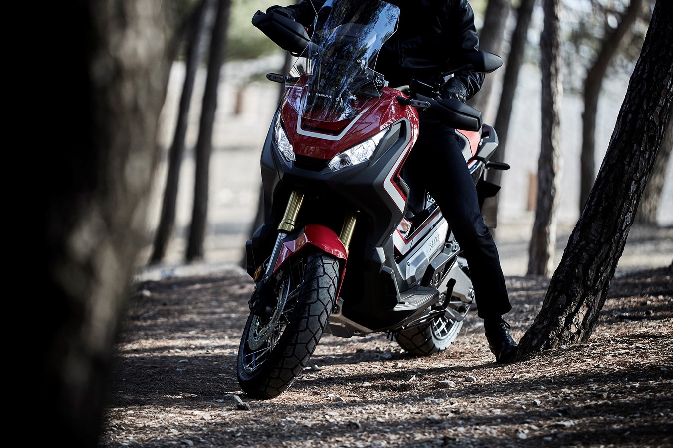 HONDA APRESENTA VERSÃO 2019 DA X-ADV COM NOVAS CORES E GRAFISMOS, foto 5