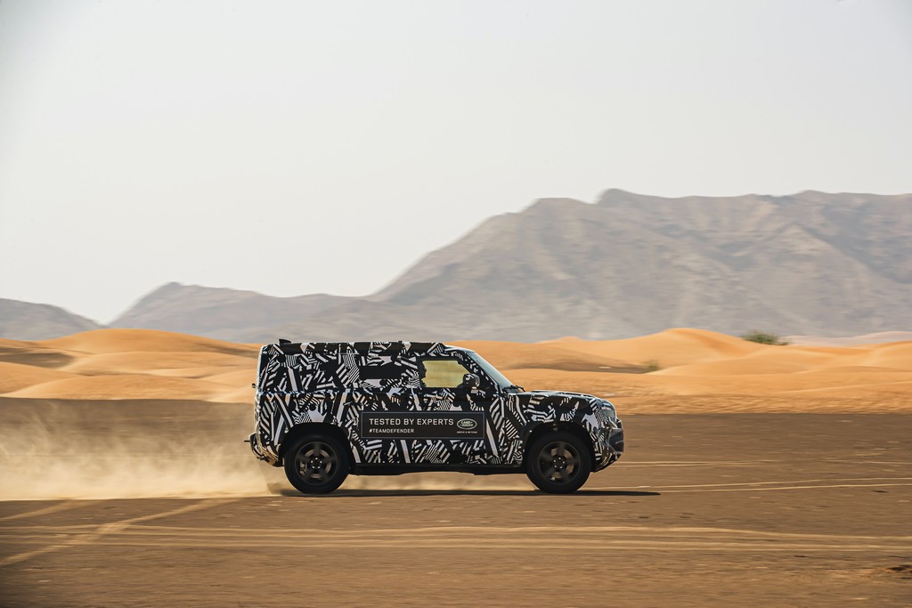 ESPECIALISTAS DA CRUZ VERMELHA LEVAM O PROTÓTIPO DO NOVO LAND ROVER DEFENDER AO LIMITE NO DESERTO PARA CELEBRAR RENOVAÇÃO DA PARCERIA DE 65 ANOS, foto 13