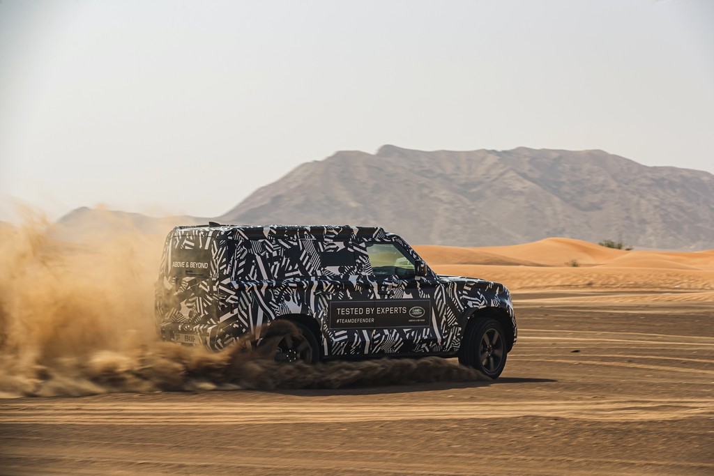 ESPECIALISTAS DA CRUZ VERMELHA LEVAM O PROTÓTIPO DO NOVO LAND ROVER DEFENDER AO LIMITE NO DESERTO PARA CELEBRAR RENOVAÇÃO DA PARCERIA DE 65 ANOS, foto 14