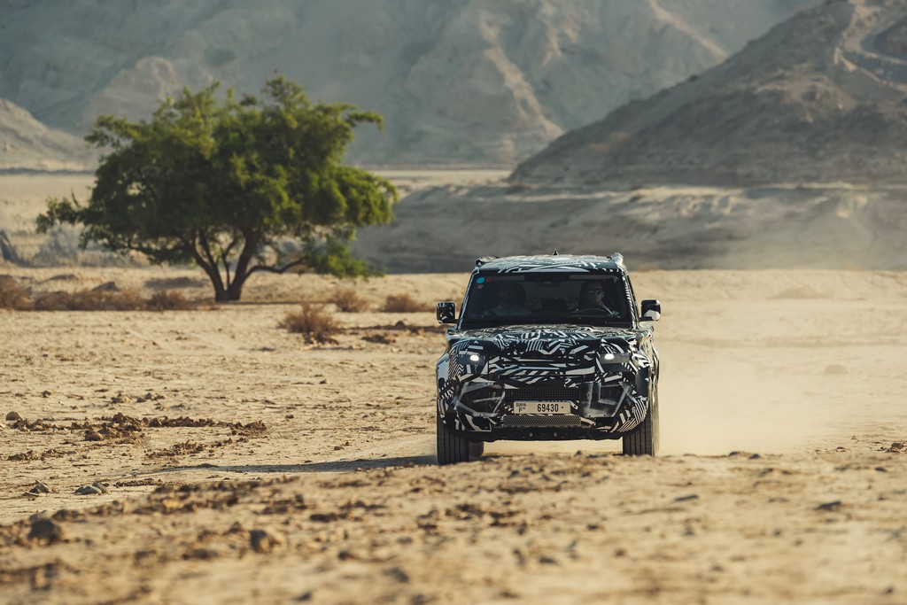 ESPECIALISTAS DA CRUZ VERMELHA LEVAM O PROTÓTIPO DO NOVO LAND ROVER DEFENDER AO LIMITE NO DESERTO PARA CELEBRAR RENOVAÇÃO DA PARCERIA DE 65 ANOS, foto 20