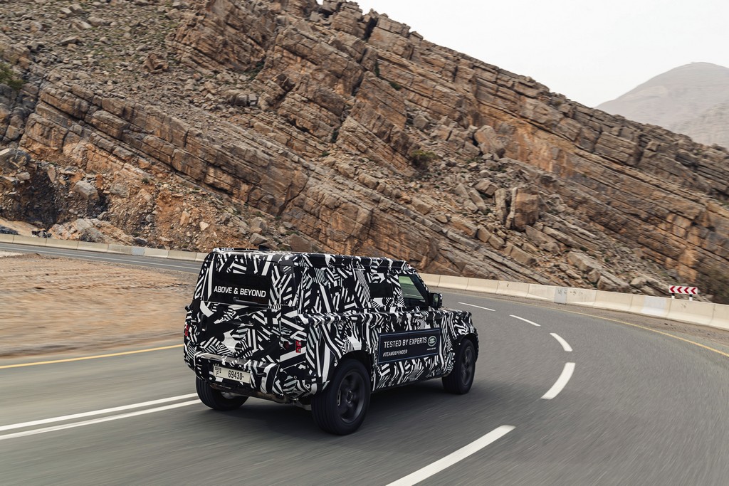 ESPECIALISTAS DA CRUZ VERMELHA LEVAM O PROTÓTIPO DO NOVO LAND ROVER DEFENDER AO LIMITE NO DESERTO PARA CELEBRAR RENOVAÇÃO DA PARCERIA DE 65 ANOS, foto 27