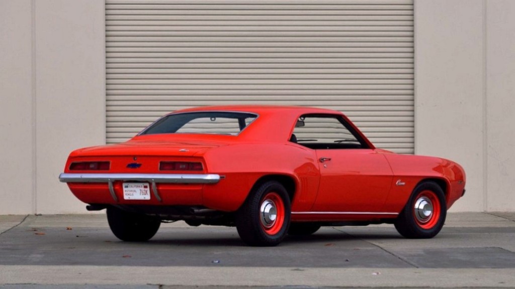 O BRUTAL CHEVROLET CAMARO ZL1 ORIGINAL CELEBRA OS SEUS 50 ANOS, foto 9