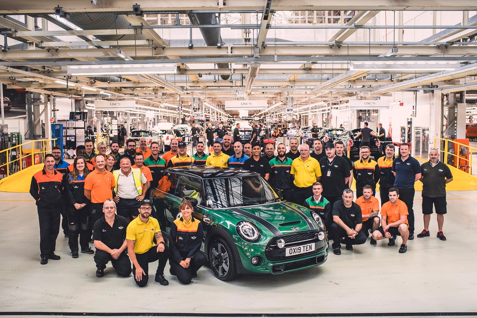 O VEÍCULO NÚMERO 10 MILHÕES DA MINI SAI DA FÁBRICA DE OXFORD, foto 4