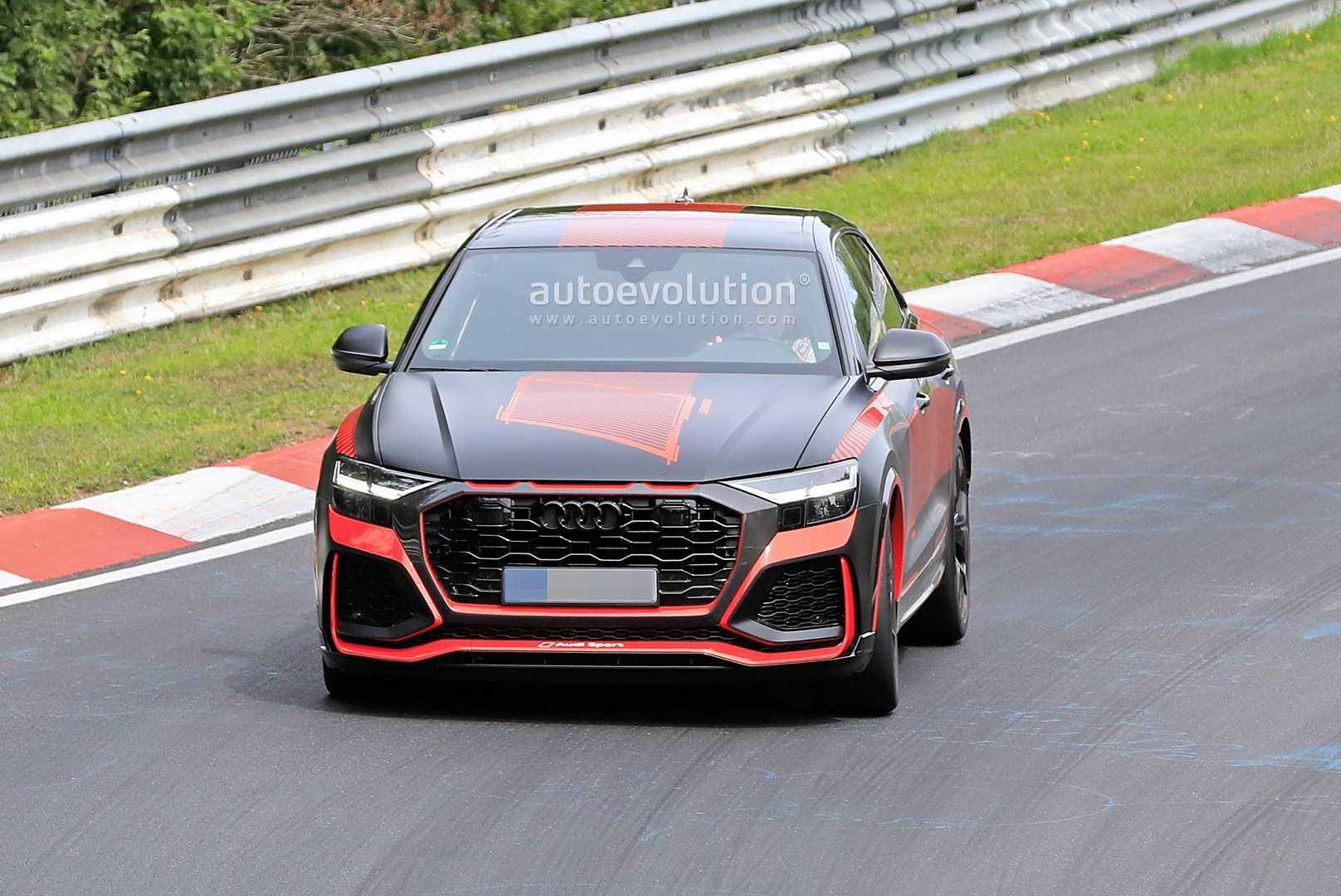 FUTURO AUDI RS Q8 ESTREIA DECORAÇÃO EM SUA PASSAGEM POR NÜRBURGRING, foto 5