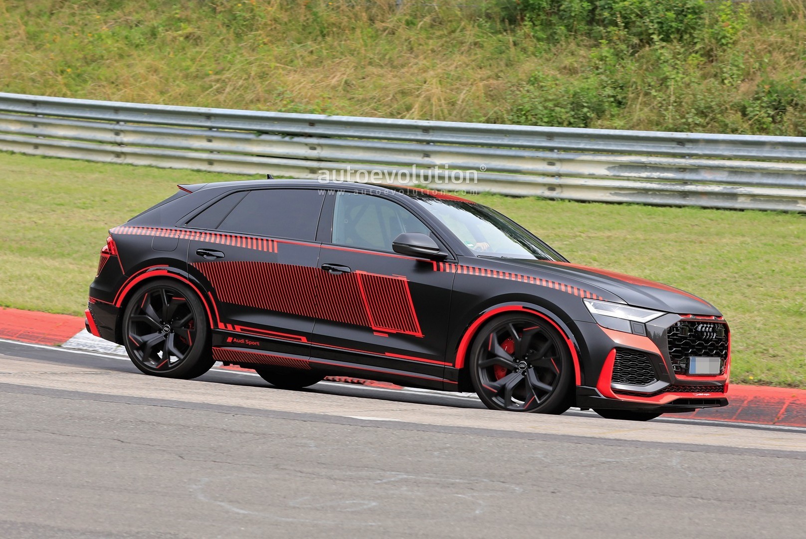 FUTURO AUDI RS Q8 ESTREIA DECORAÇÃO EM SUA PASSAGEM POR NÜRBURGRING, foto 9