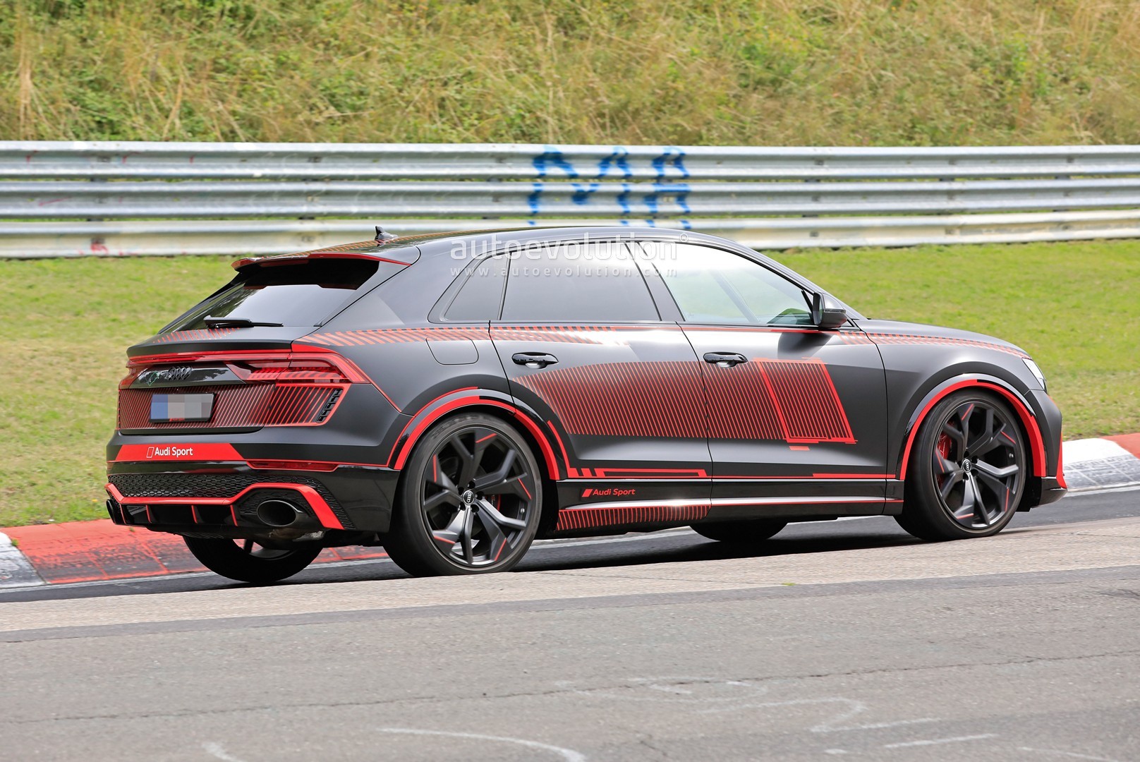 FUTURO AUDI RS Q8 ESTREIA DECORAÇÃO EM SUA PASSAGEM POR NÜRBURGRING, foto 11