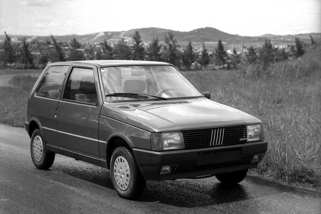 FIAT COMEMORA 35 ANOS DE UNO NO BRASIL, foto 1