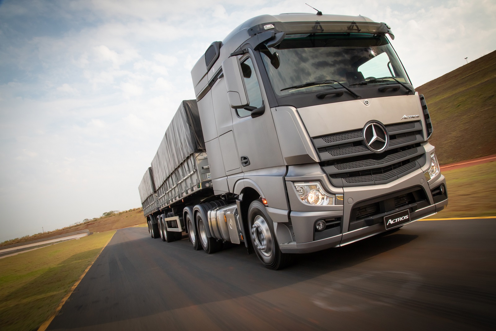 MERCEDES-BENZ INTRODUZ INOVAÇÕES QUE AUMENTAM A ROBUSTEZ DO NOVO ACTROS, foto 1
