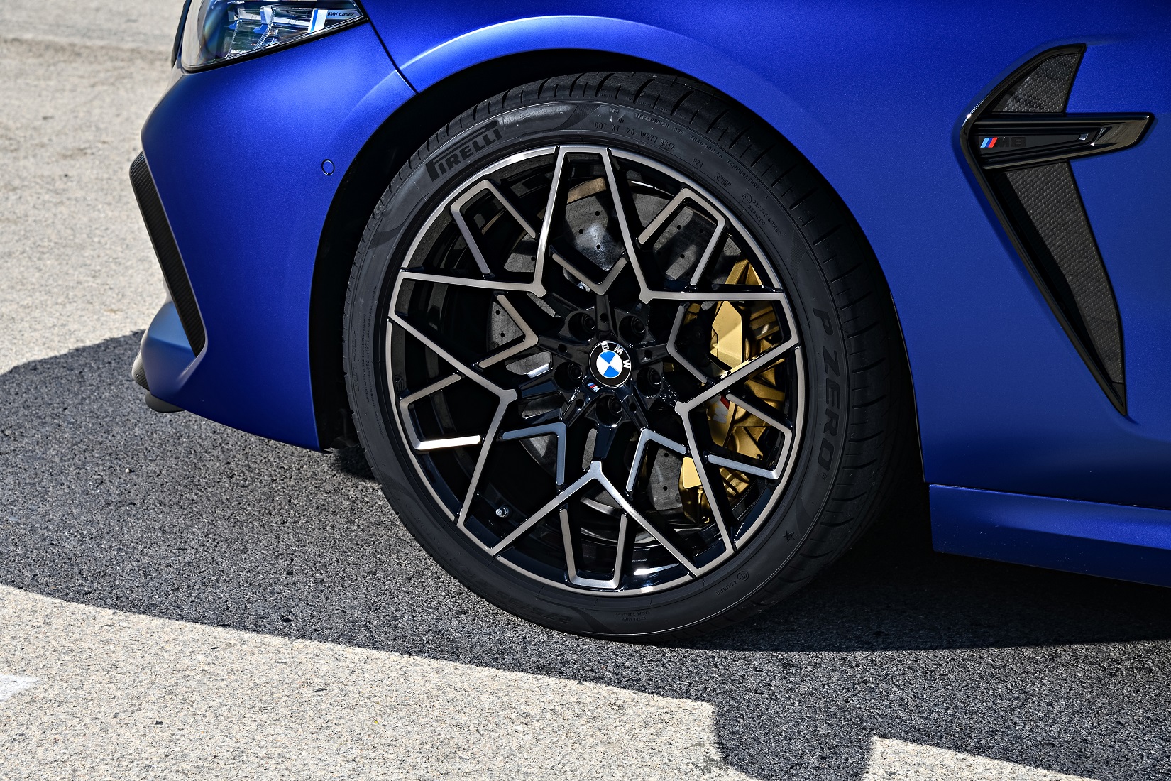 PIRELLI P ZERO PERSONALIZADO PARA O NOVO BMW M8, foto 1