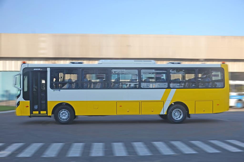 MERCEDES-BENZ FORNECE ÔNIBUS PARA FRETAMENTO NO SURINAME, foto 2