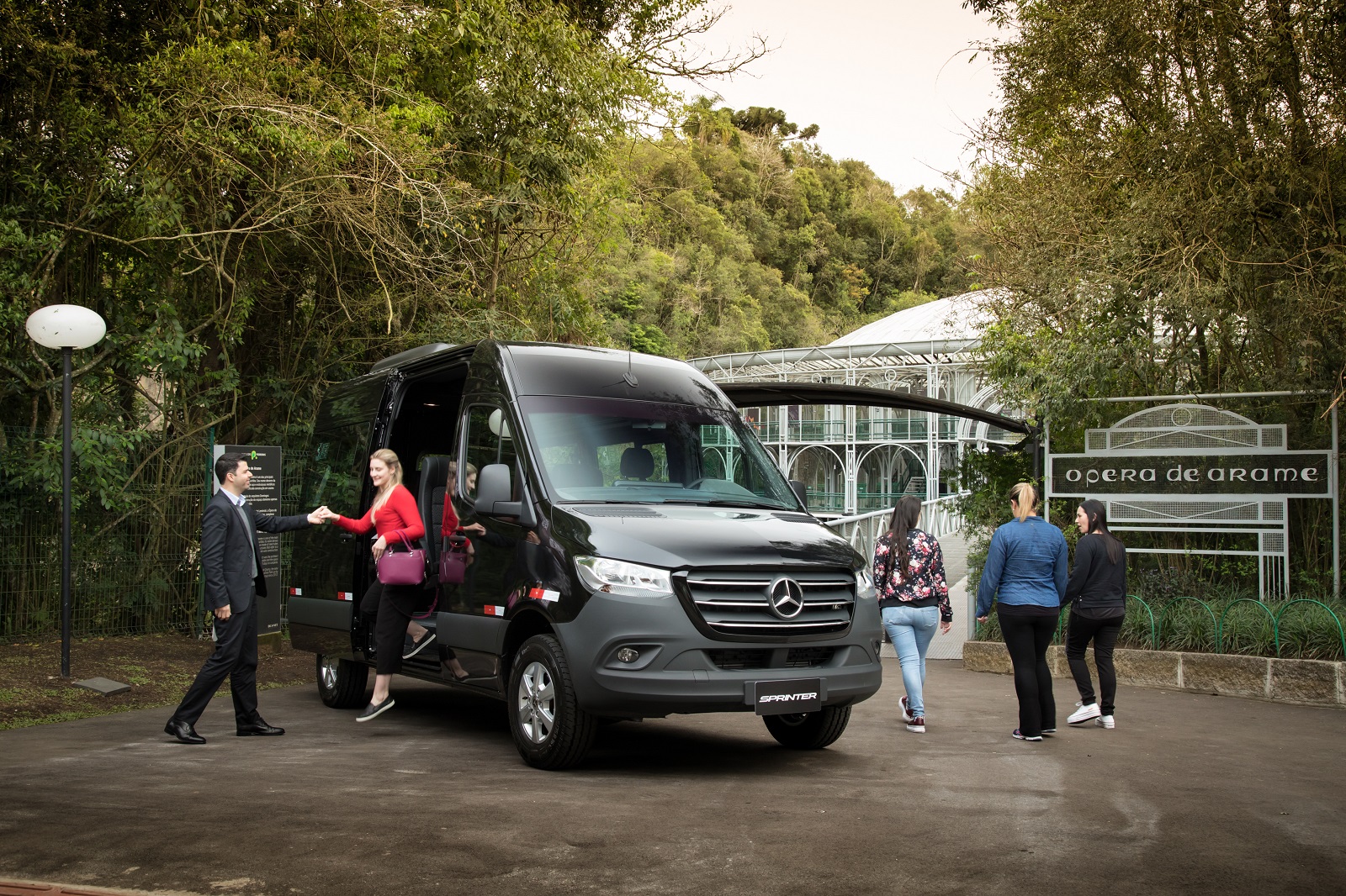 SHIFT ADQUIRE 15 VANS DA NOVA MERCEDES-BENZ SPRINTER PARA TRANSFER E TRANSPORTE EXECUTIVO, foto 1