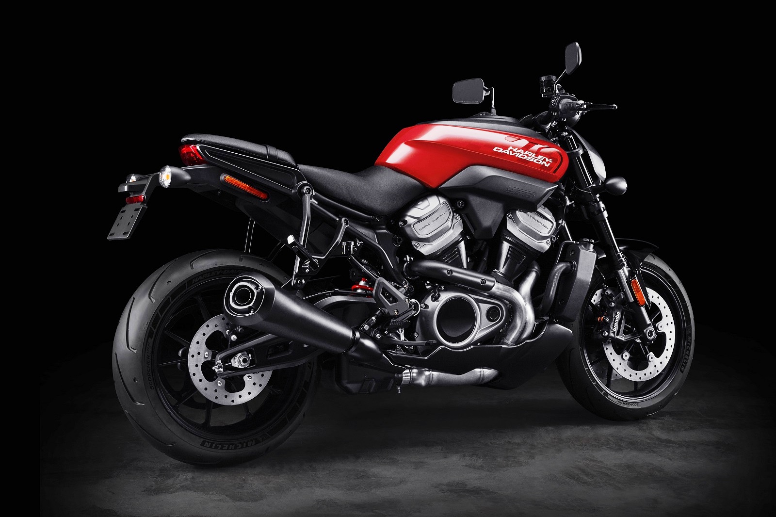 PRIMEIROS MODELOS ADVENTURE TOURING E STREETFIGHTER DA HARLEY-DAVIDSON ESTREIAM COM OS NOVOS MOTORES REVOLUTION MAX, foto 1
