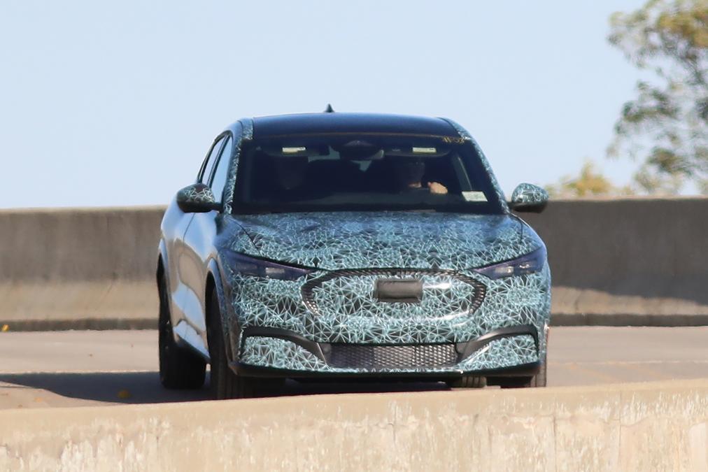 FORD MACH E PERDE CAMUFLAGEM E MOSTRA SEU VERDADEIRO ASPECTO, foto 2