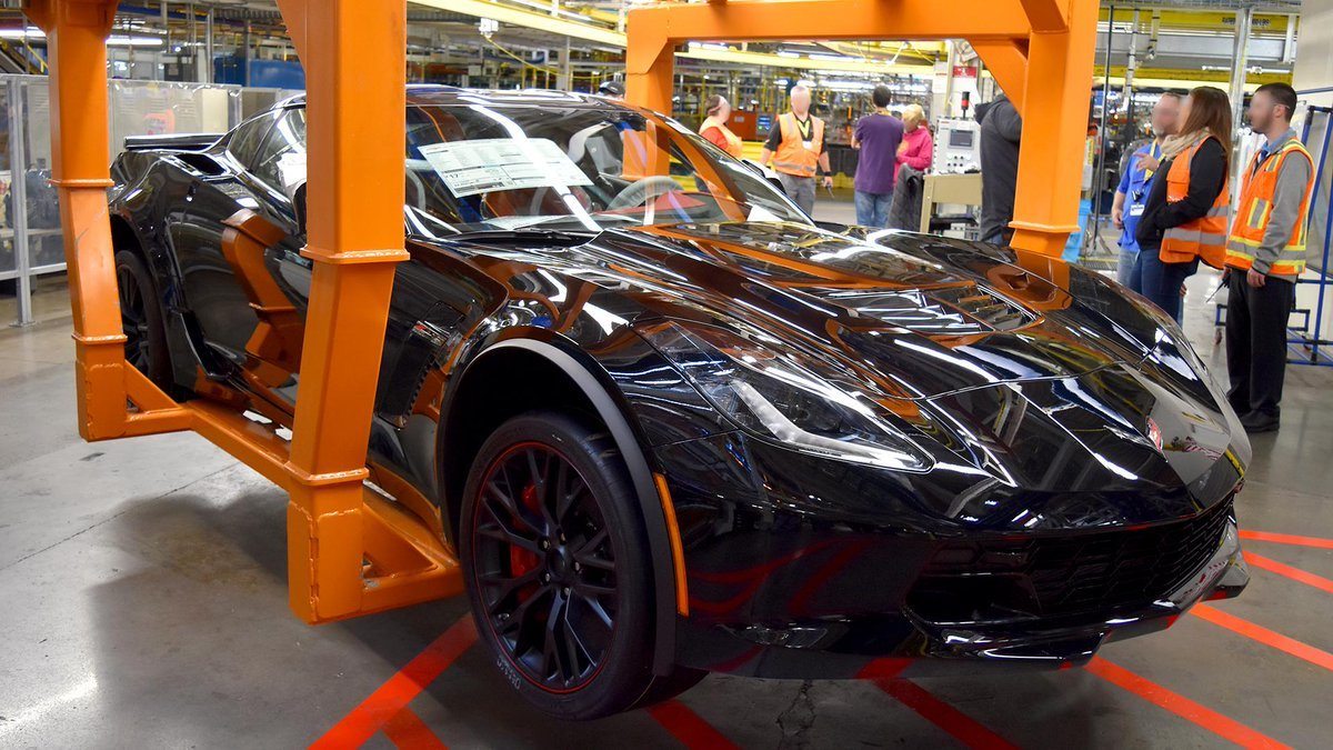 O ÚLTIMO CHEVROLET CORVETTE C7 SAI DA LINHA DE MONTAGEM, foto 1
