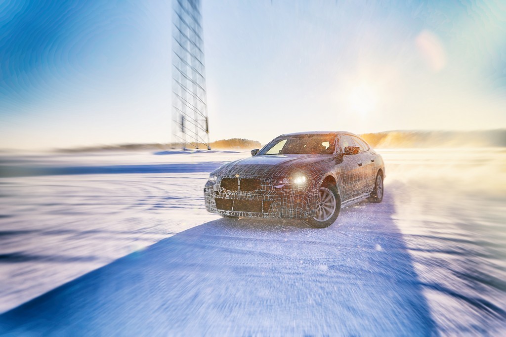 BMW i4 CHEGARÁ EM 2021 COM 600 KM DE AUTONOMIA, foto 3