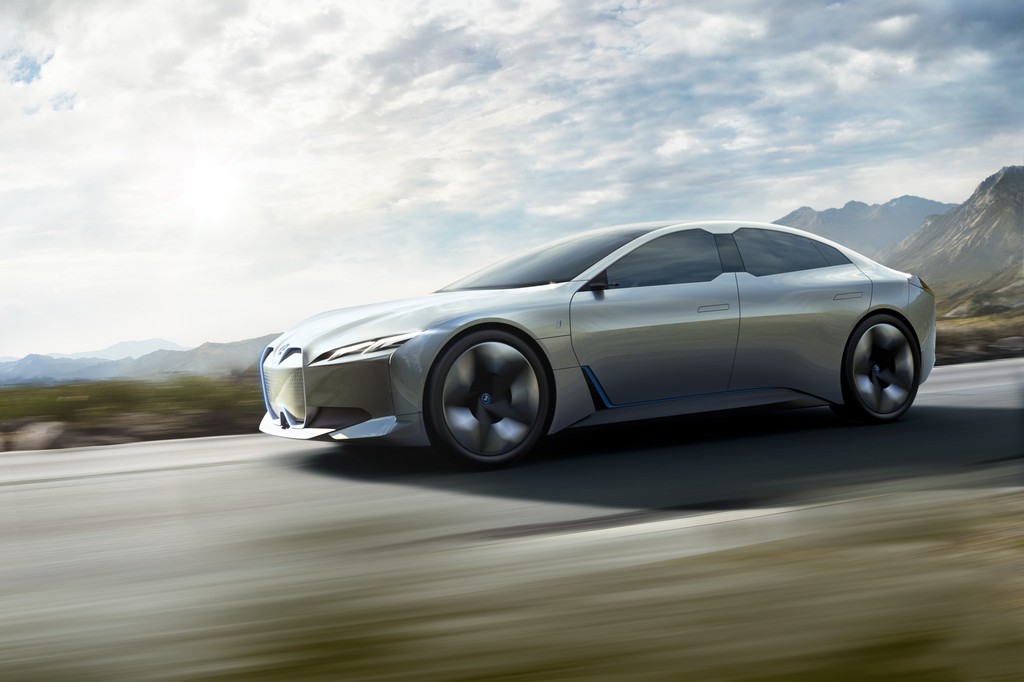 BMW i4 CHEGARÁ EM 2021 COM 600 KM DE AUTONOMIA, foto 7
