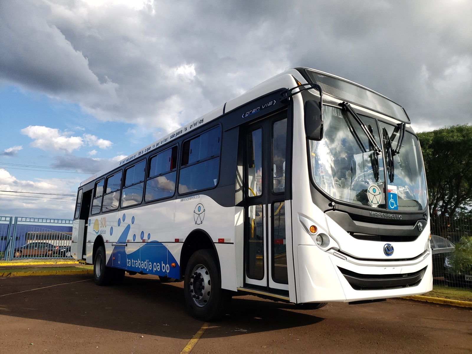 ÔNIBUS VOLKSWAGEN CONQUISTAM MERCADO NO CABO VERDE, foto 1