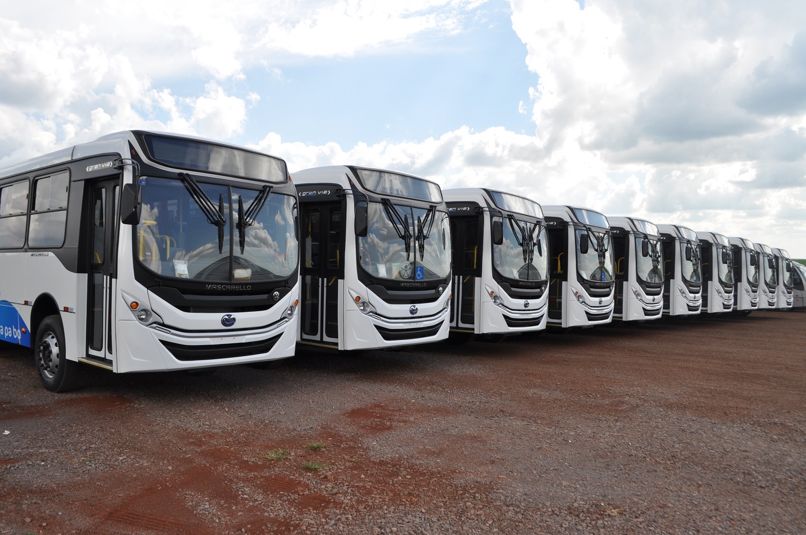 ÔNIBUS VOLKSWAGEN CONQUISTAM MERCADO NO CABO VERDE, foto 2