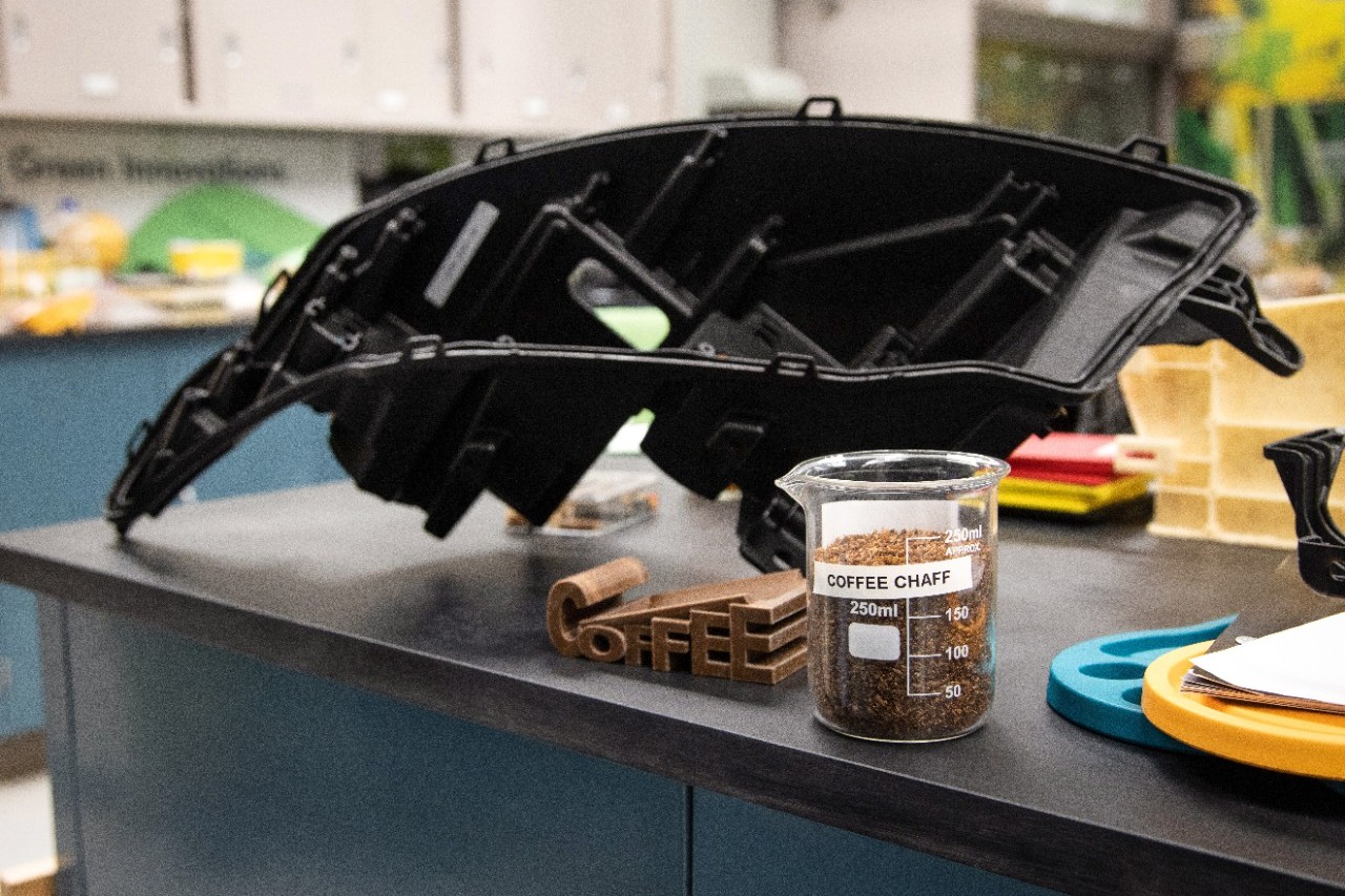 FORD FAZ PARCERIA COM O McDONALD’S PARA USO DA PALHA DE CAFÉ EM PEÇAS AUTOMOTIVAS, foto 3