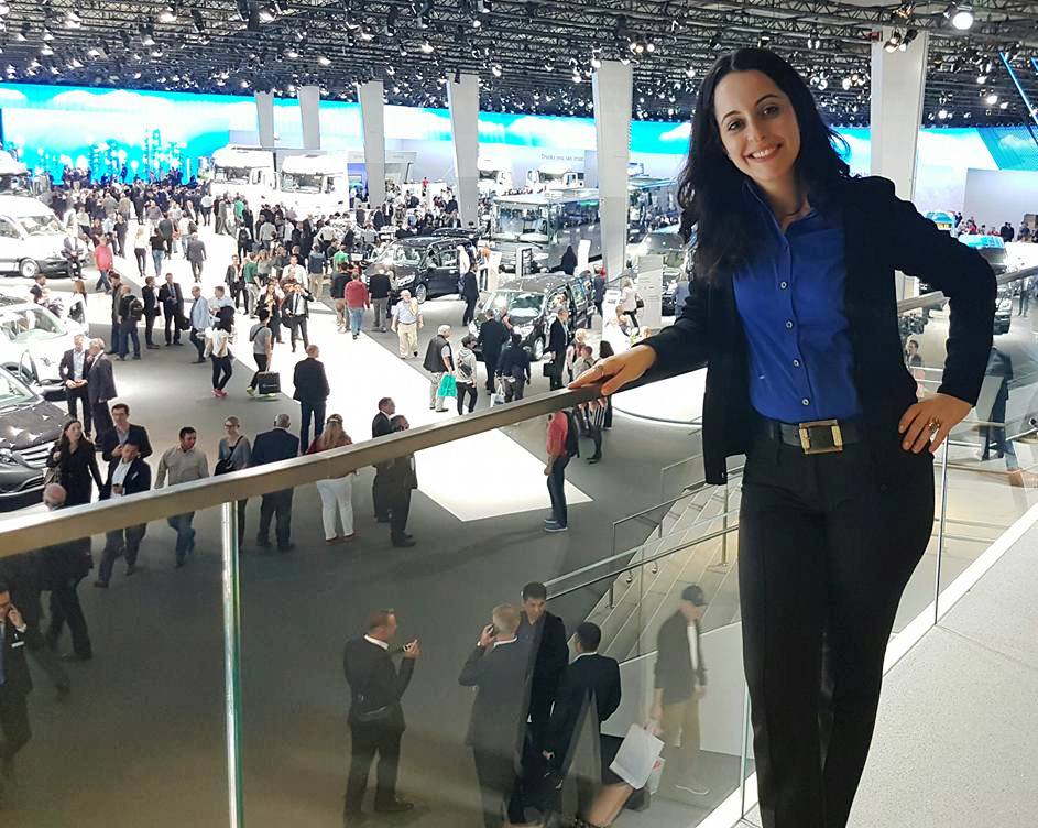MERCEDES-BENZ APRESENTA NOVA GERENTE DE COMUNICAÇÃO CORPORATIVA, foto 1