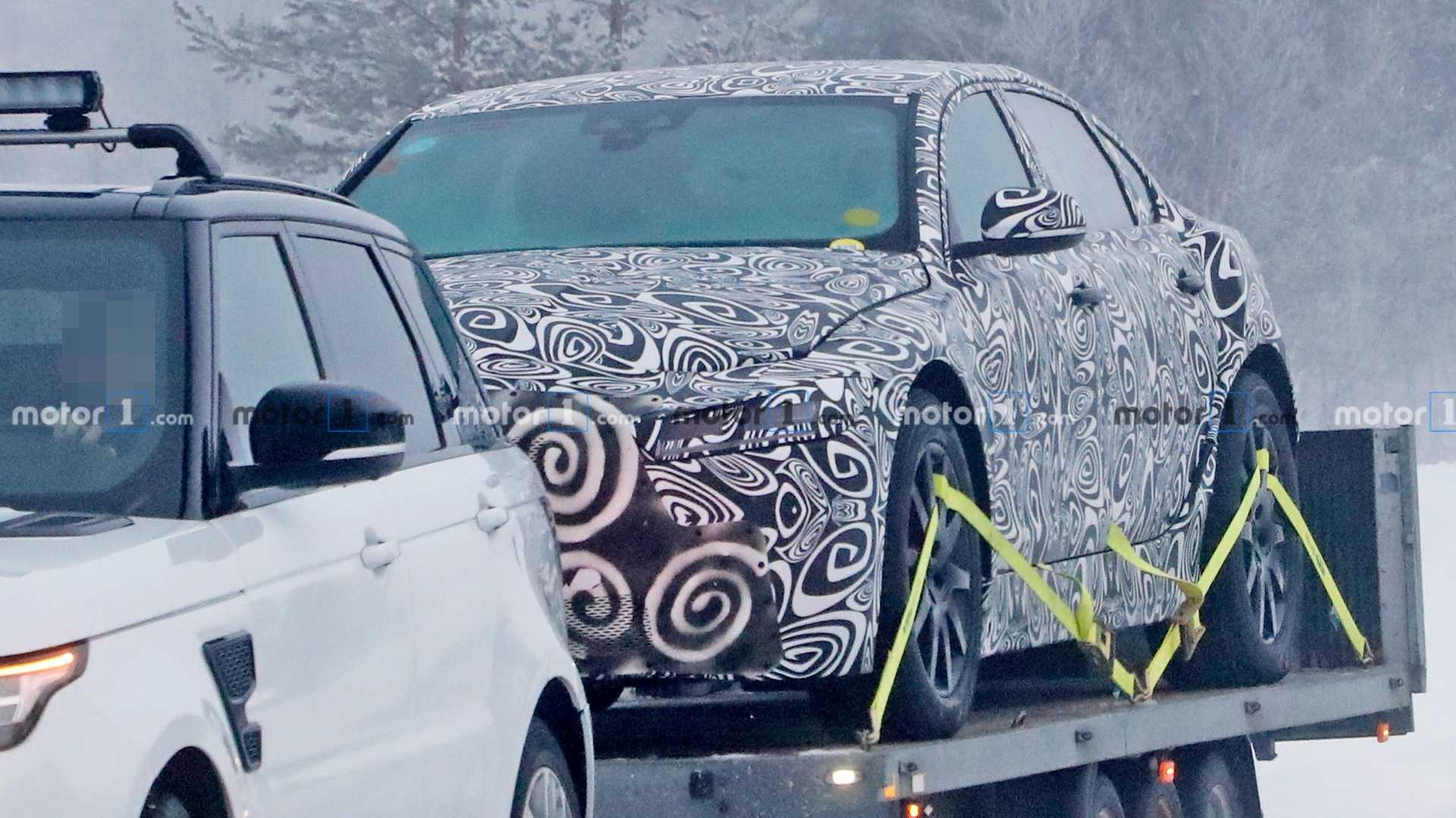 SURGEM AS PRIMEIRAS FOTOS FLAGRANTES DO JAGUAR XJ ELÉTRICO EM TESTES DE INVERNO, foto 1