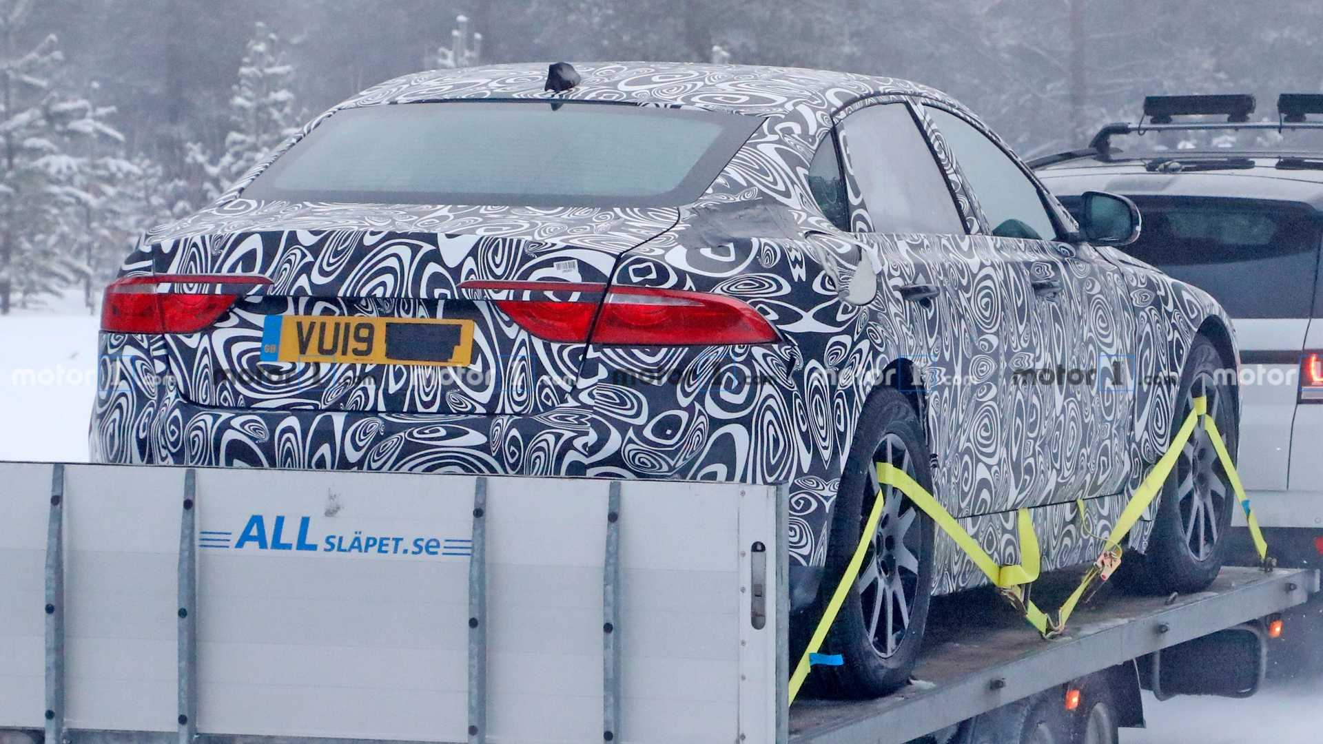 SURGEM AS PRIMEIRAS FOTOS FLAGRANTES DO JAGUAR XJ ELÉTRICO EM TESTES DE INVERNO, foto 7