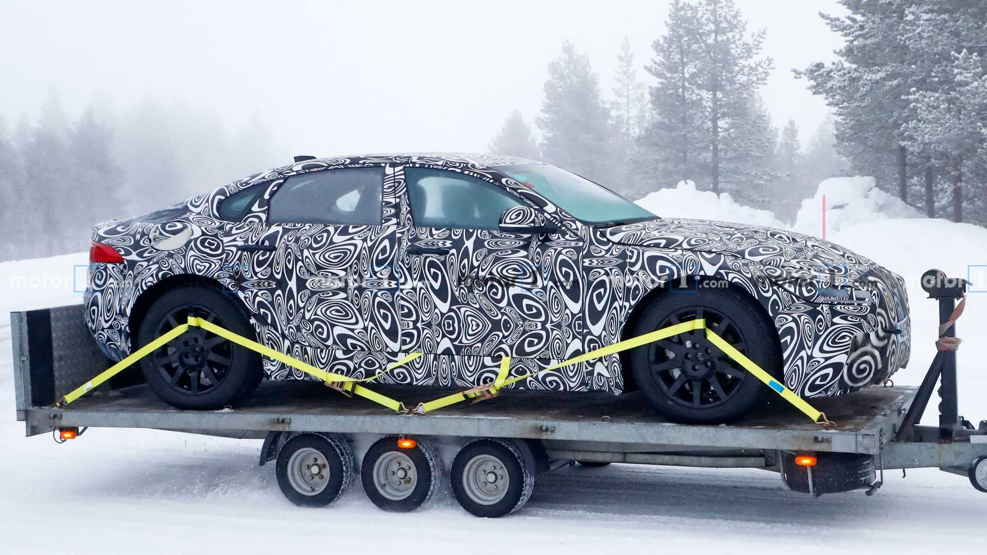 SURGEM AS PRIMEIRAS FOTOS FLAGRANTES DO JAGUAR XJ ELÉTRICO EM TESTES DE INVERNO, foto 16