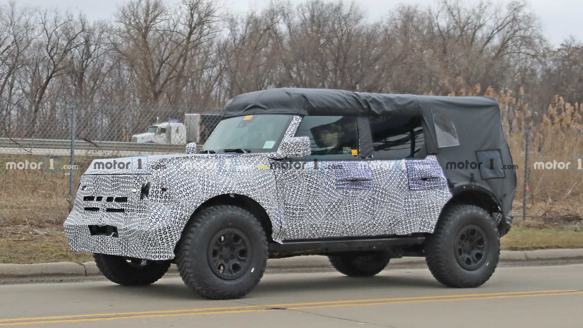 IMAGENS FLAGRANTES MOSTRAM O FORD BRONCO COM UM ASPECTO OFF-ROAD SIMILAR AO RAPTOR, foto 7