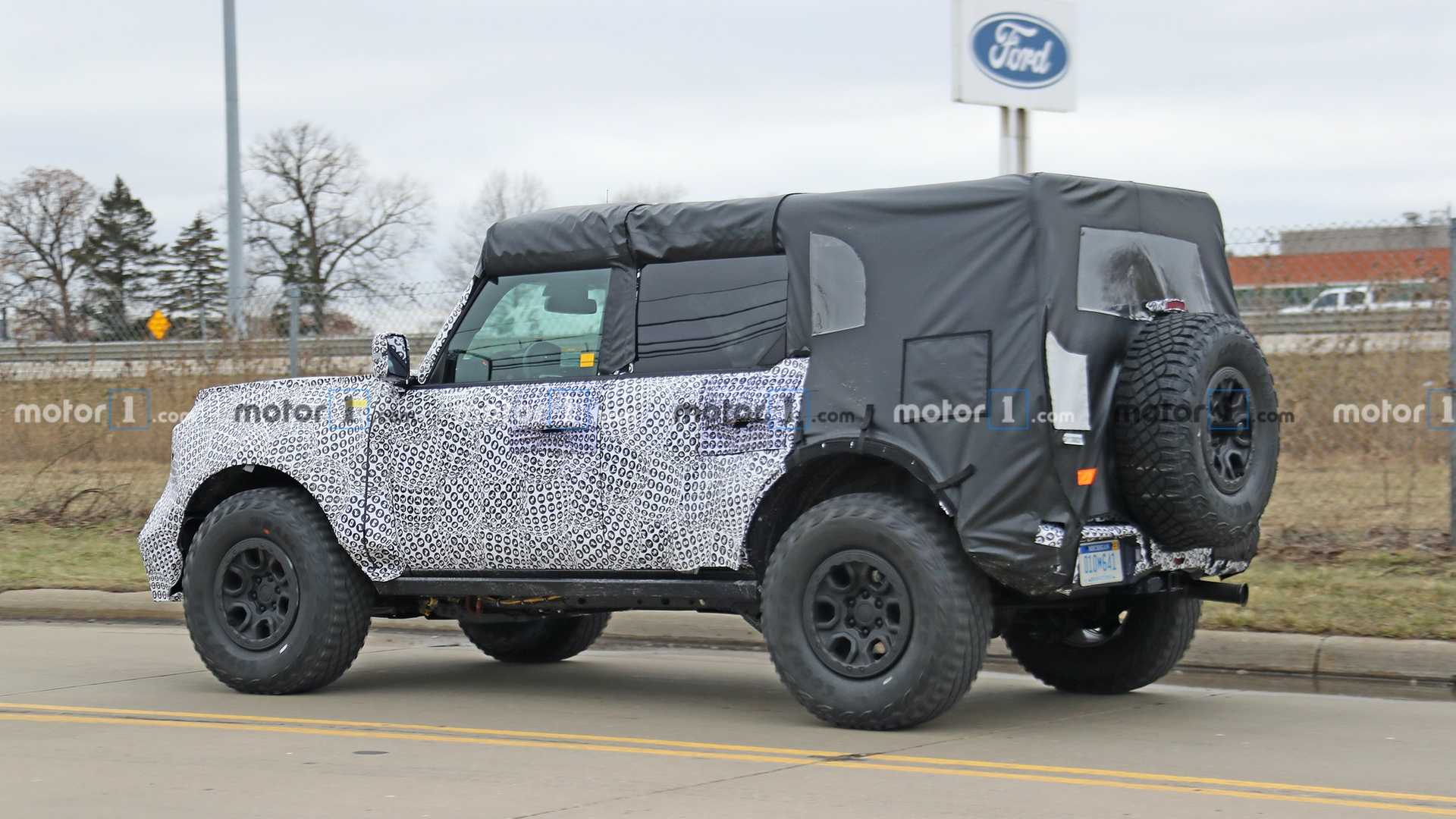 IMAGENS FLAGRANTES MOSTRAM O FORD BRONCO COM UM ASPECTO OFF-ROAD SIMILAR AO RAPTOR, foto 12