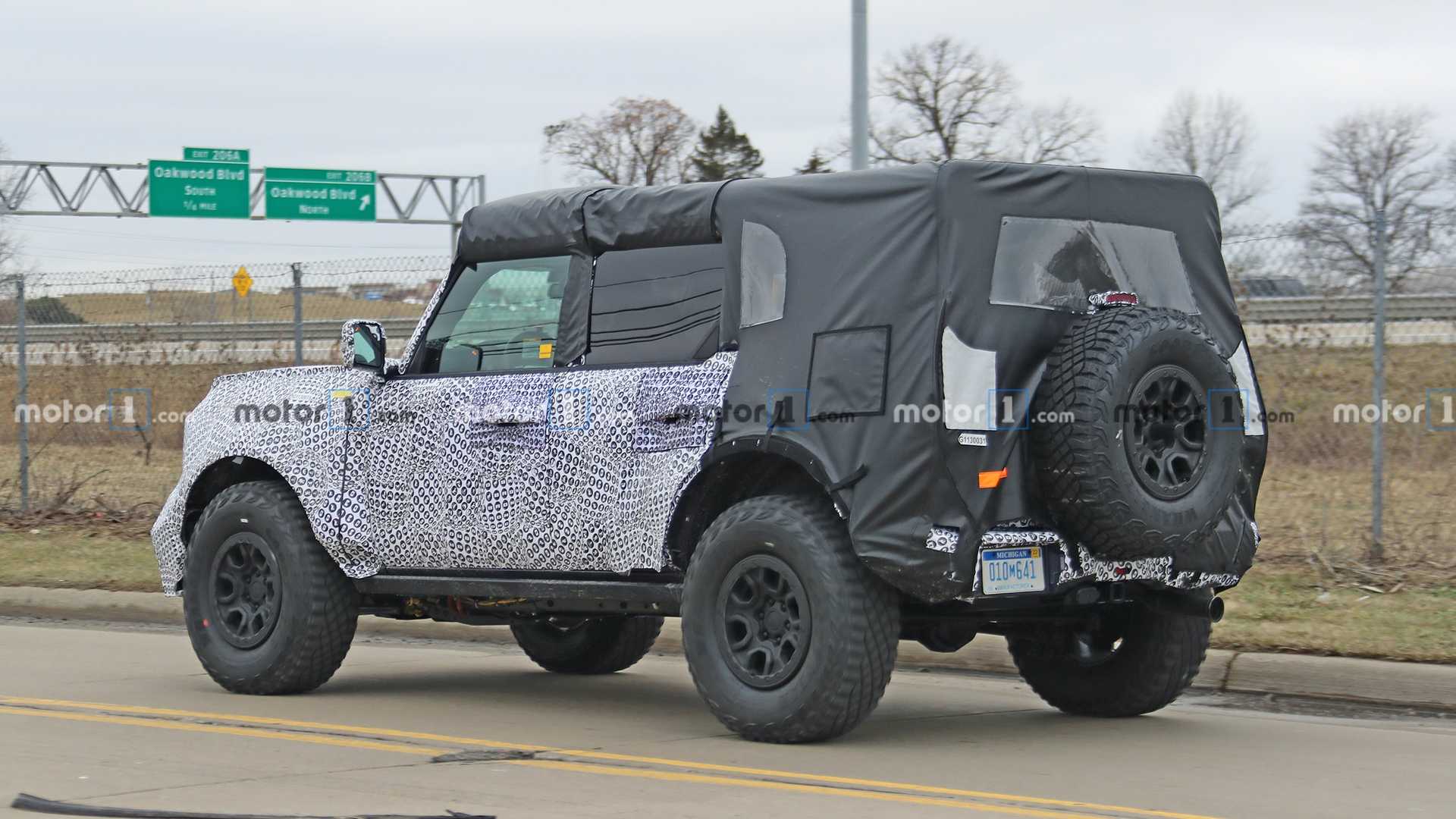 IMAGENS FLAGRANTES MOSTRAM O FORD BRONCO COM UM ASPECTO OFF-ROAD SIMILAR AO RAPTOR, foto 13
